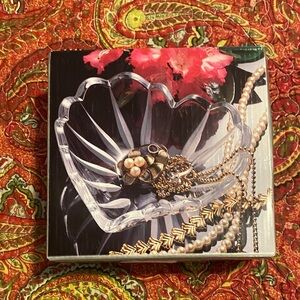 Elegant crystal heart shape bowl